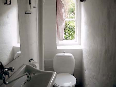 newplace-bathroom-01